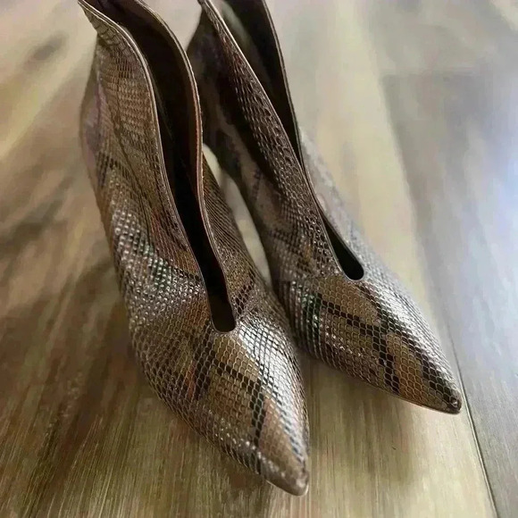 Gianvito Rossi Python Booties NWOT - Picture 10 of 12